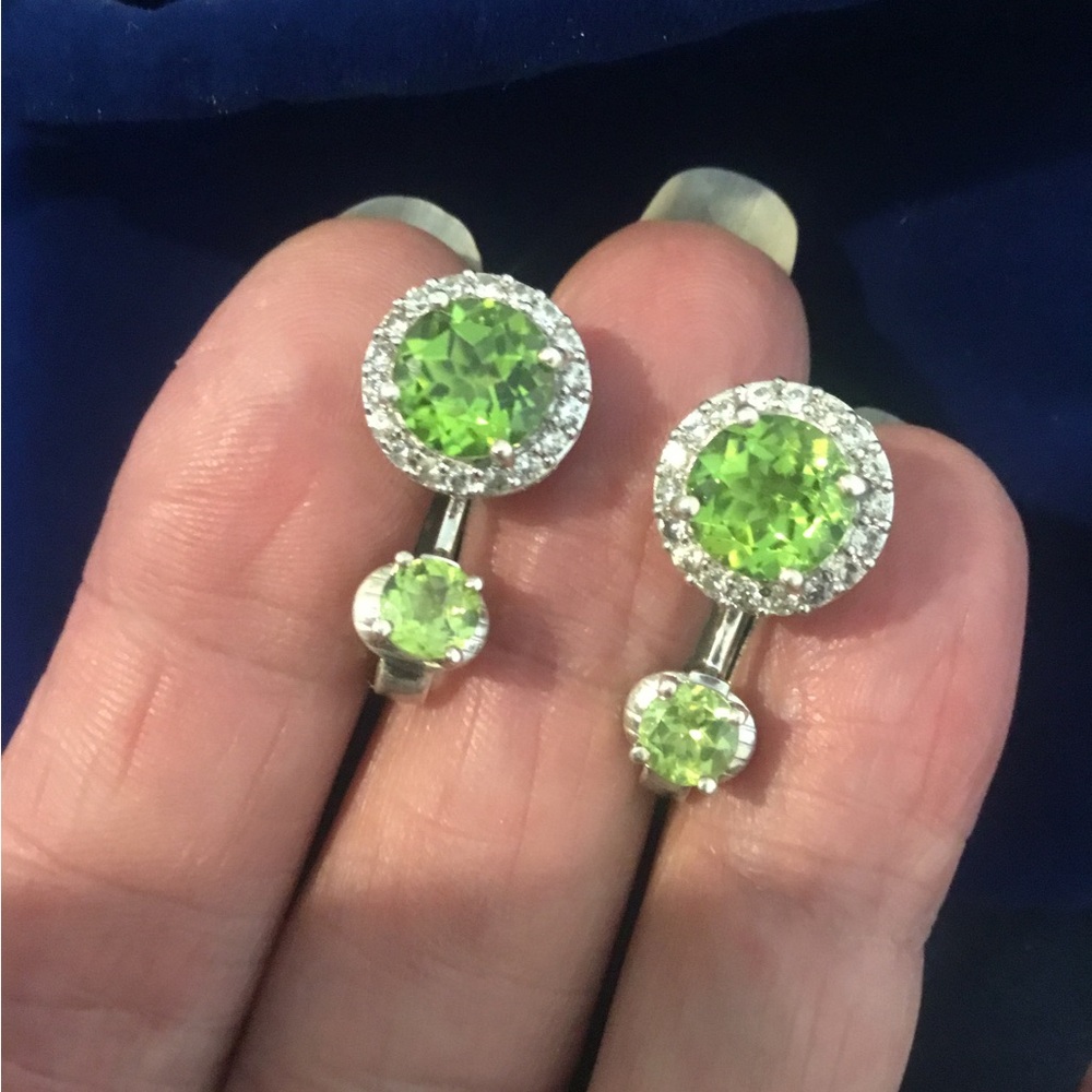 NWOT Gem Treasures Kelly Ann Natural Peridot & White Topaz Studs & Earring Jacke